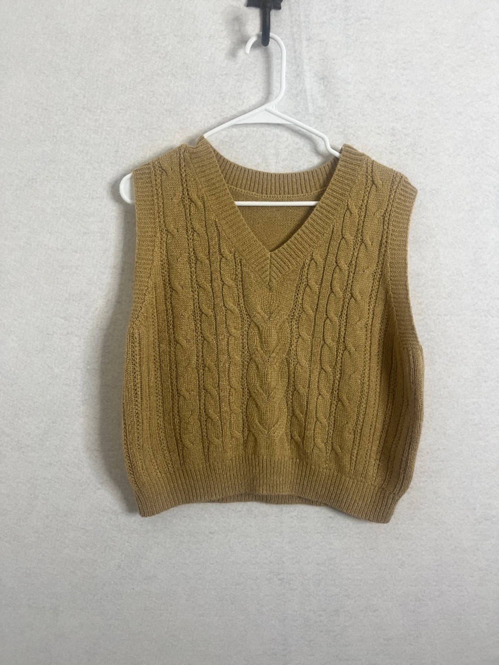 Shein Cable Knit Sweater Vest Cropped Tan V-Neck Size L